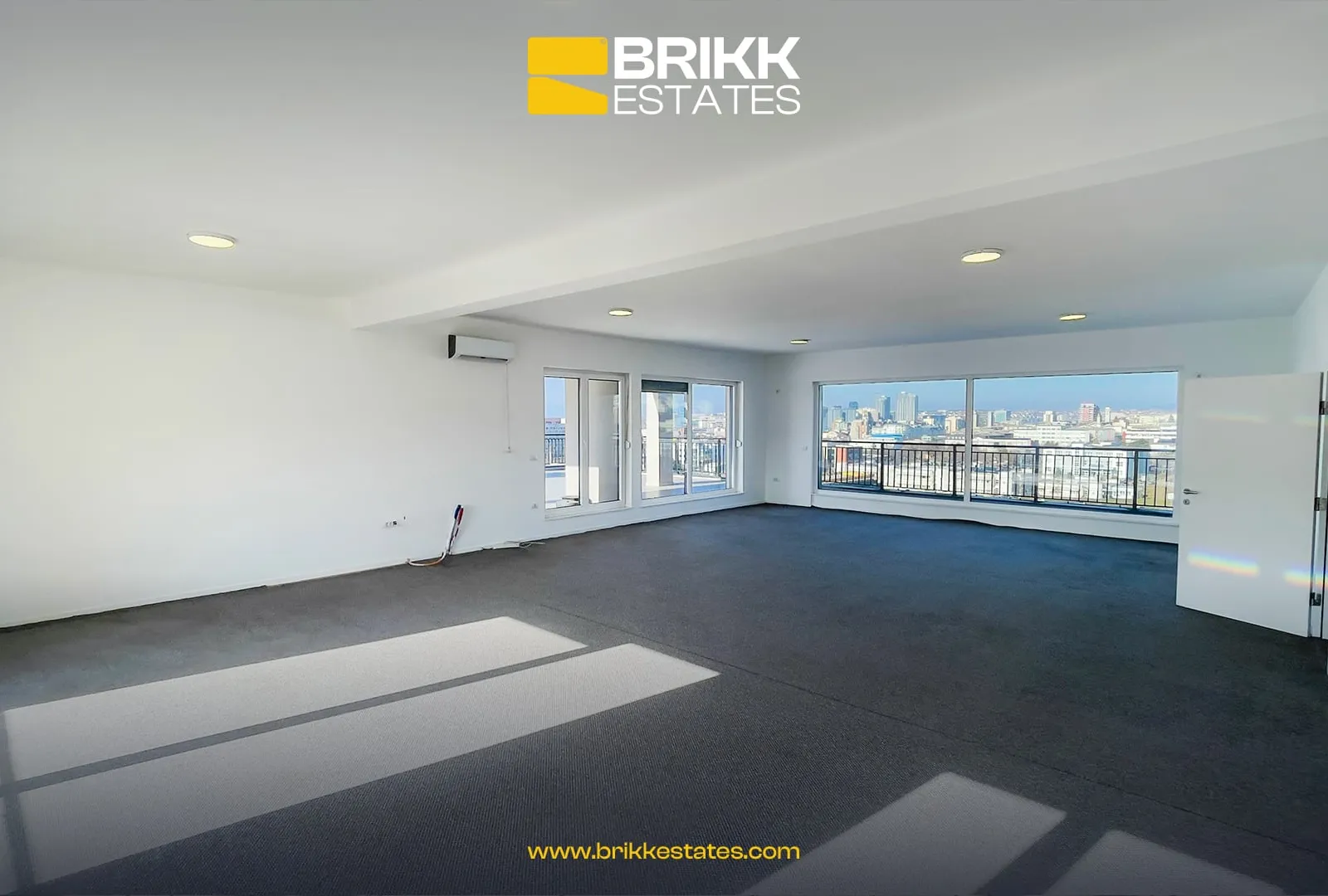 Hapësira e zyrës, zyrë/penthouse me qira në Prishtinë, Ref B349 (1/10)