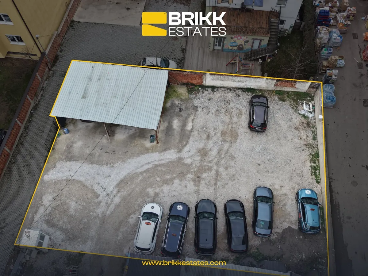 Pamje nga lart, tokë në shitje në Fushë Kosovë, Ref B329 (1/3)