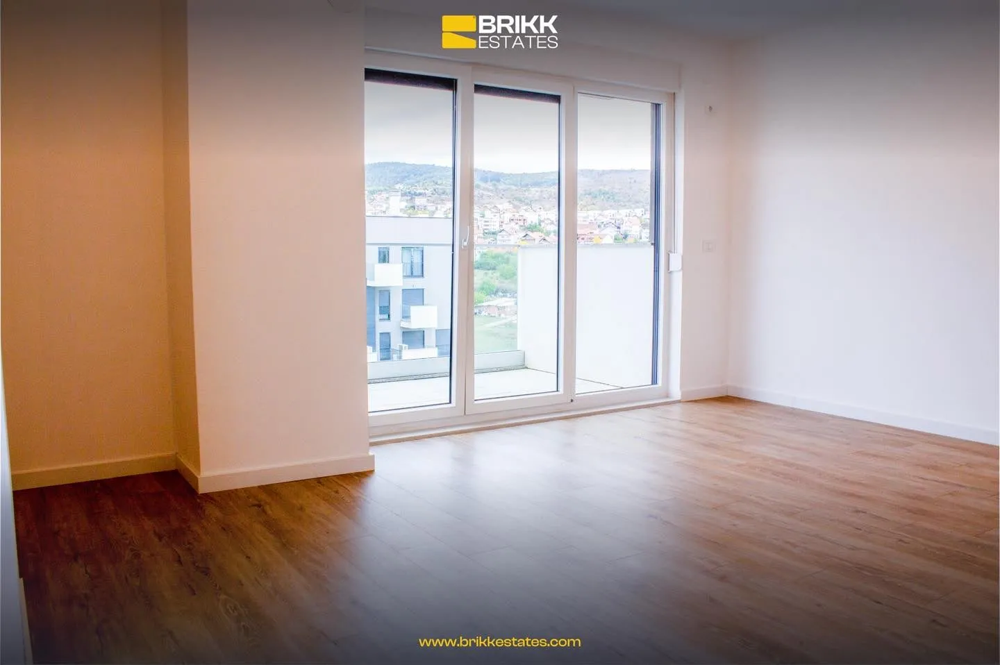 Hapësira e brendshme, banesë ose zyrë me qira në Mati 1, Prishtinë, Ref B308 (1/9)
