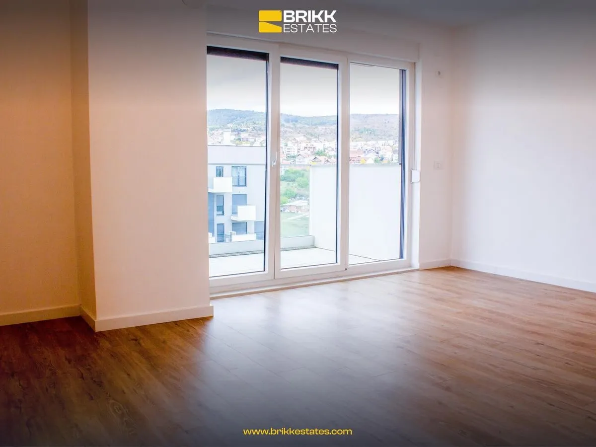 Hapësira e brendshme, banesë ose zyrë me qira në Mati 1, Prishtinë, Ref B308 (1/9)