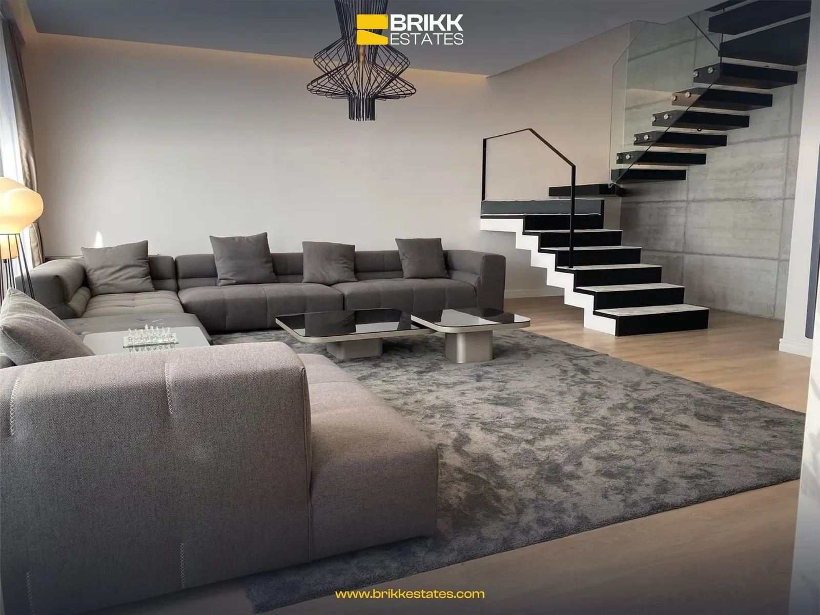 Qëndrimi ditor, duplex me qira në Pejton, Prishtinë, Ref B301 (1/10)
