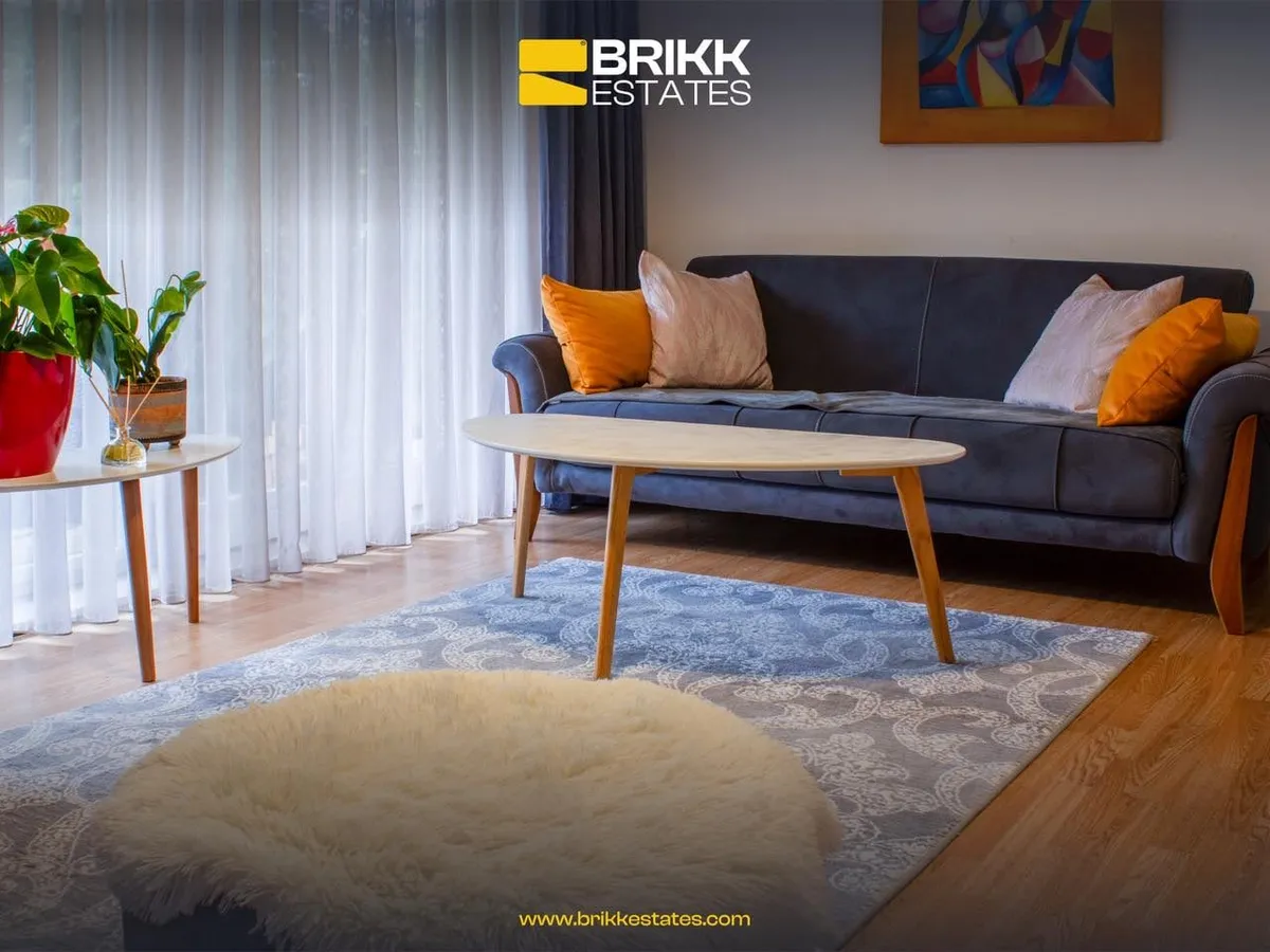Qëndrimi ditor, shtëpi me qira në Marigona Residence, Prishtinë, Ref B310 (1/10)