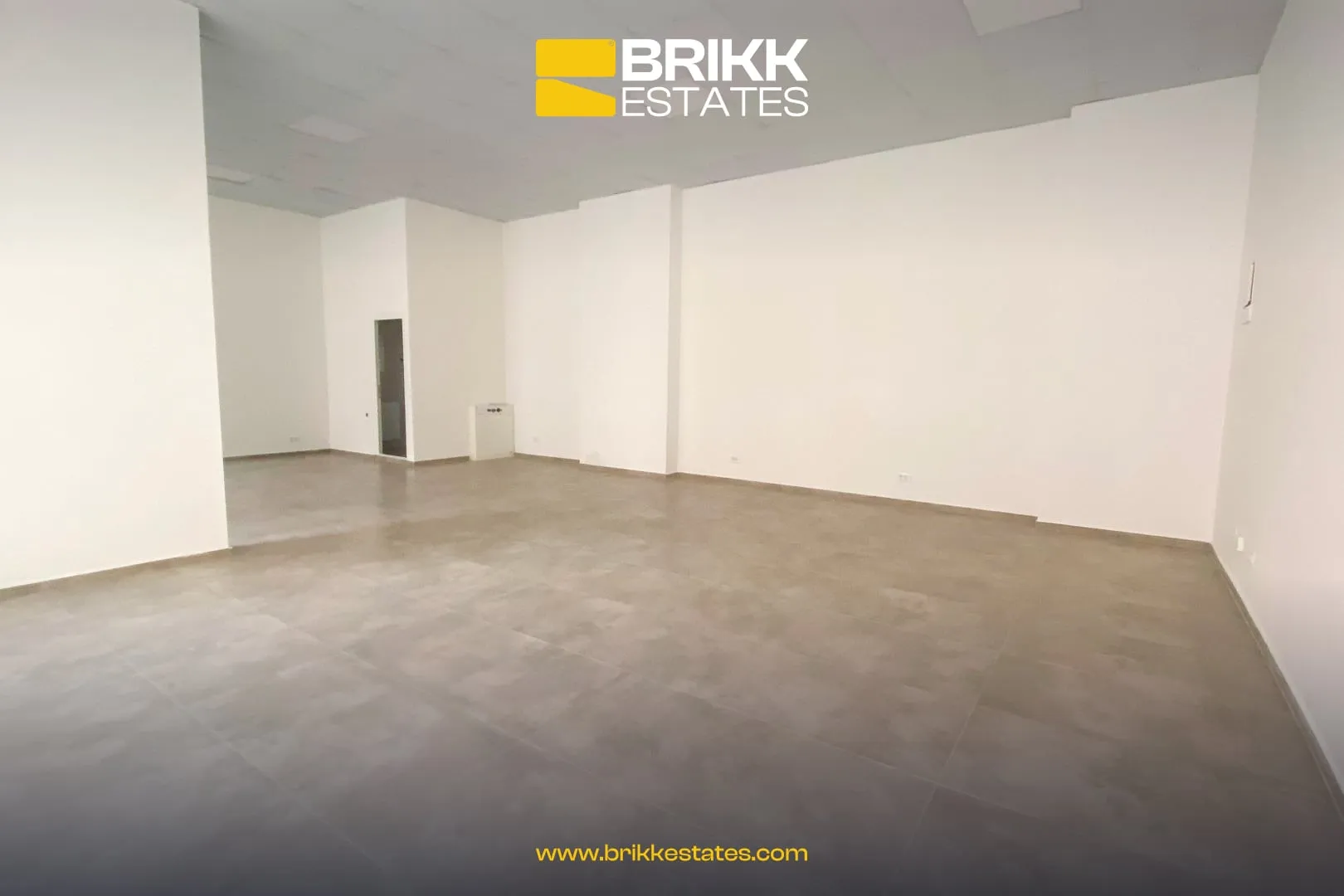 Hapësira e brendshme, lokal në shitje në Fushë Kosovë, Ref B319 (1/5)