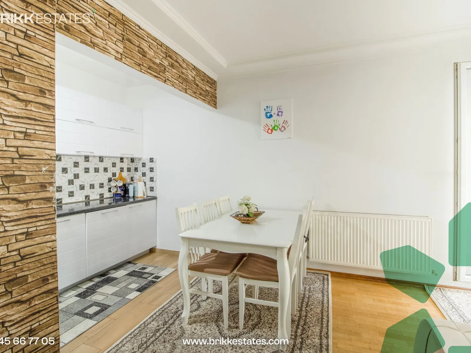 Kuzhina, banesë në shitje në Prishtinë, Ref B380 (2/8)