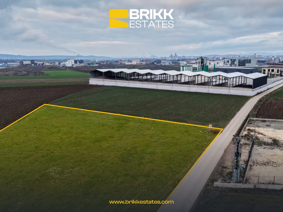 Pamje nga lart, tokë në shitje në Miradin e Epërme, Fushë Kosovë, Ref B331 (1/4)