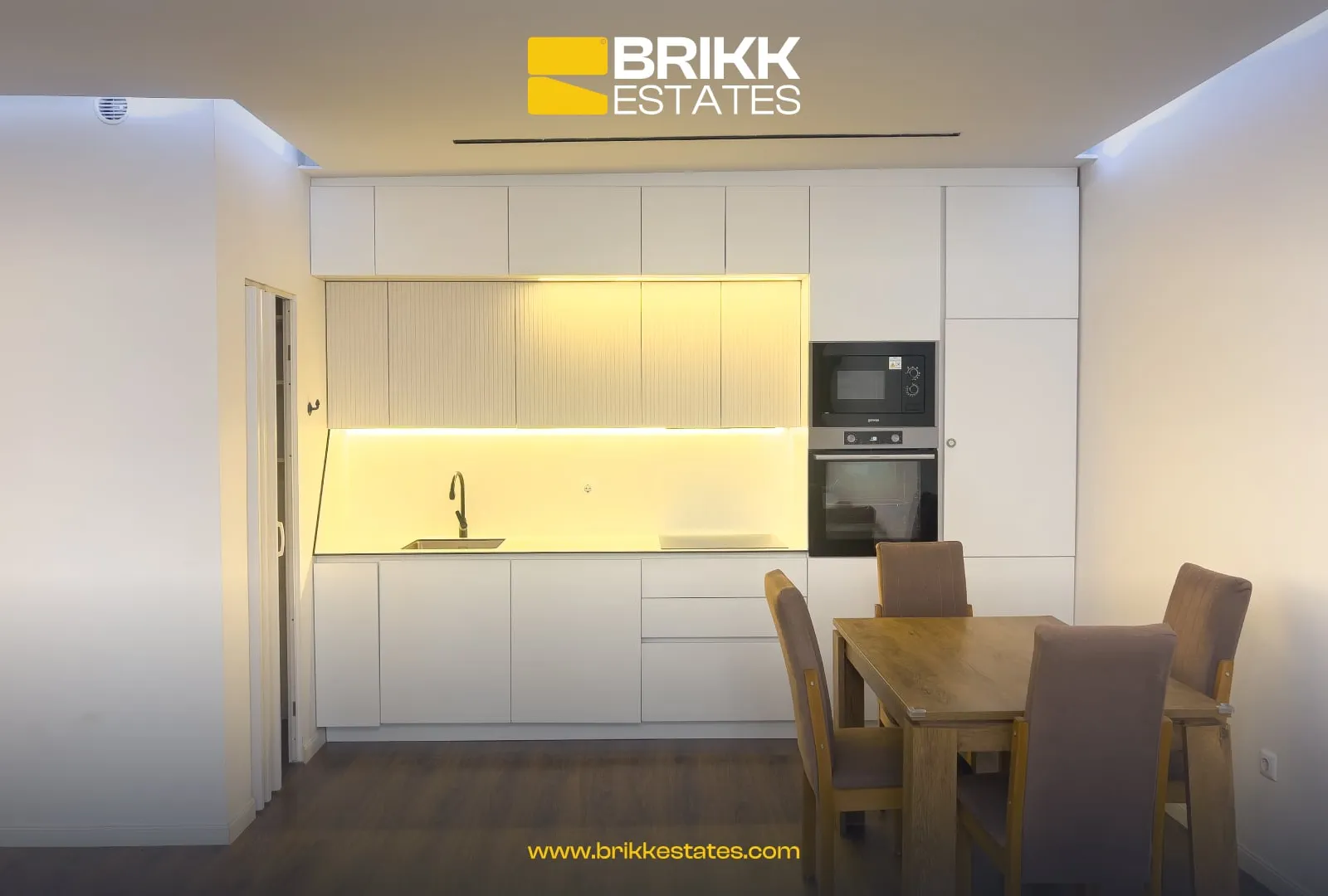 Kuzhina, banesë në shitje në Fushë Kosovë, Ref B346 (2/8)