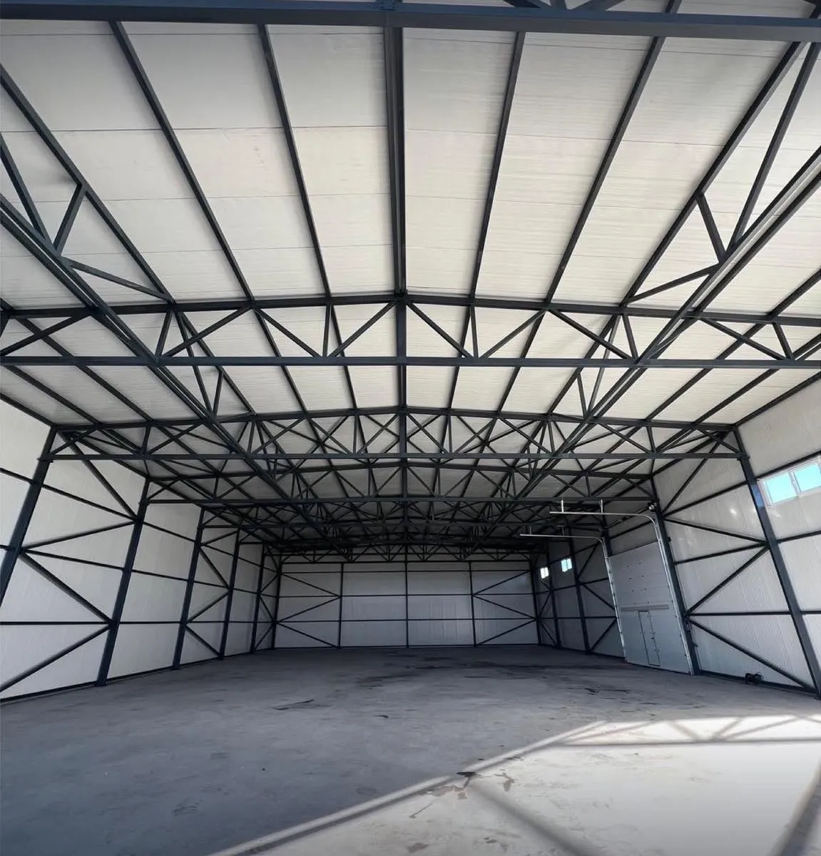 Hapësira e depos, depo dhe showroom me qira në Zonën Industriale, Prishtinë, Ref B304 (2/5)