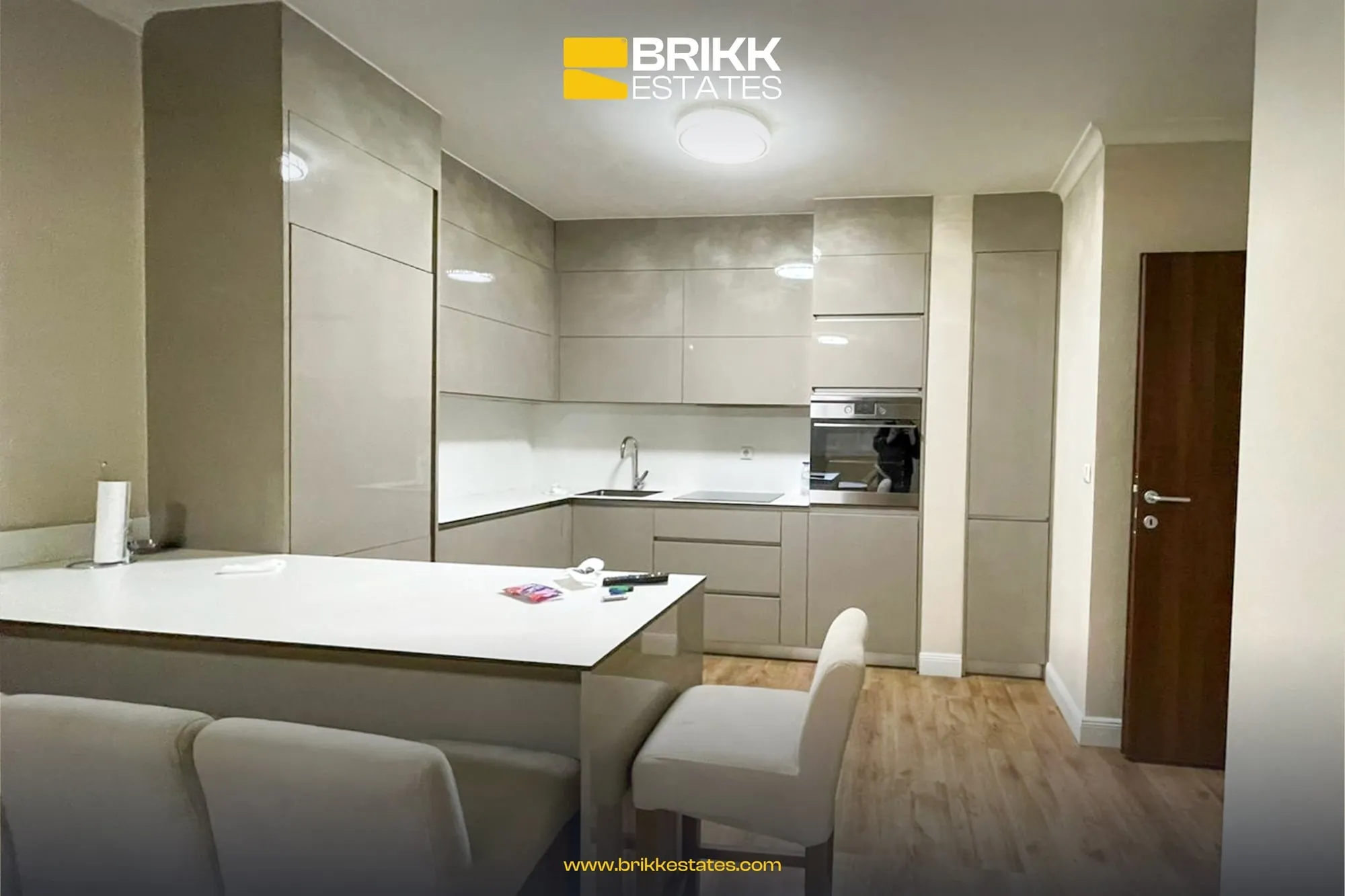 Kuzhina, banesë në shitje në Fushë Kosovë, Ref B317 (2/9)
