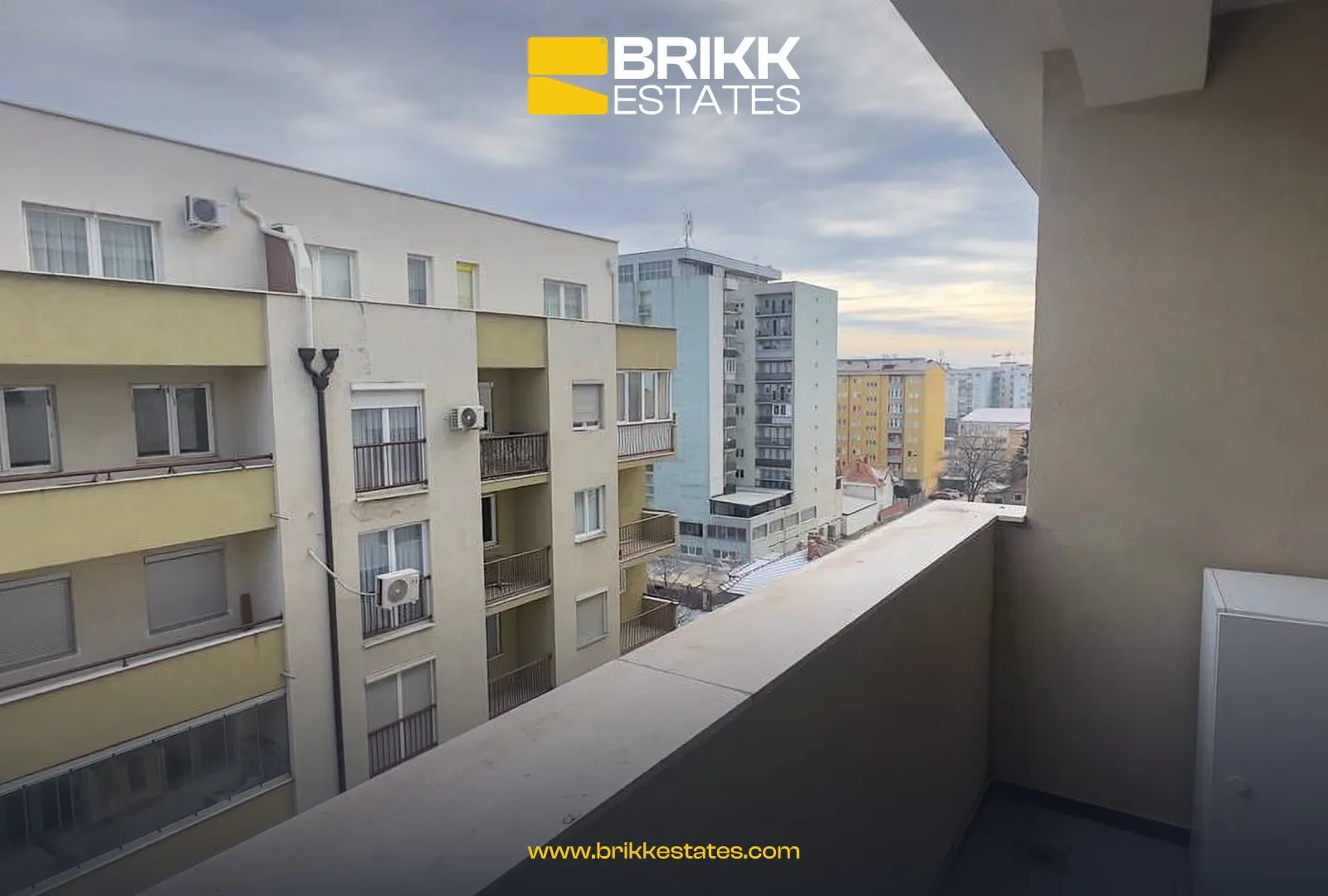 Ballkoni, banesë në shitje në Fushë Kosovë, Ref B346 (3/8)