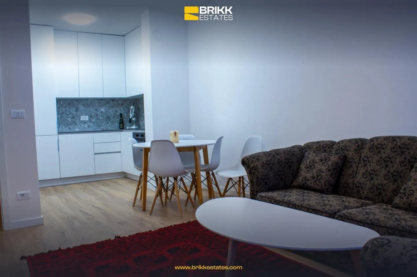 Qëndrimi ditor me kuzhinë, banesë me qira në Mati 1, Prishtinë, Ref B309 (3/9)