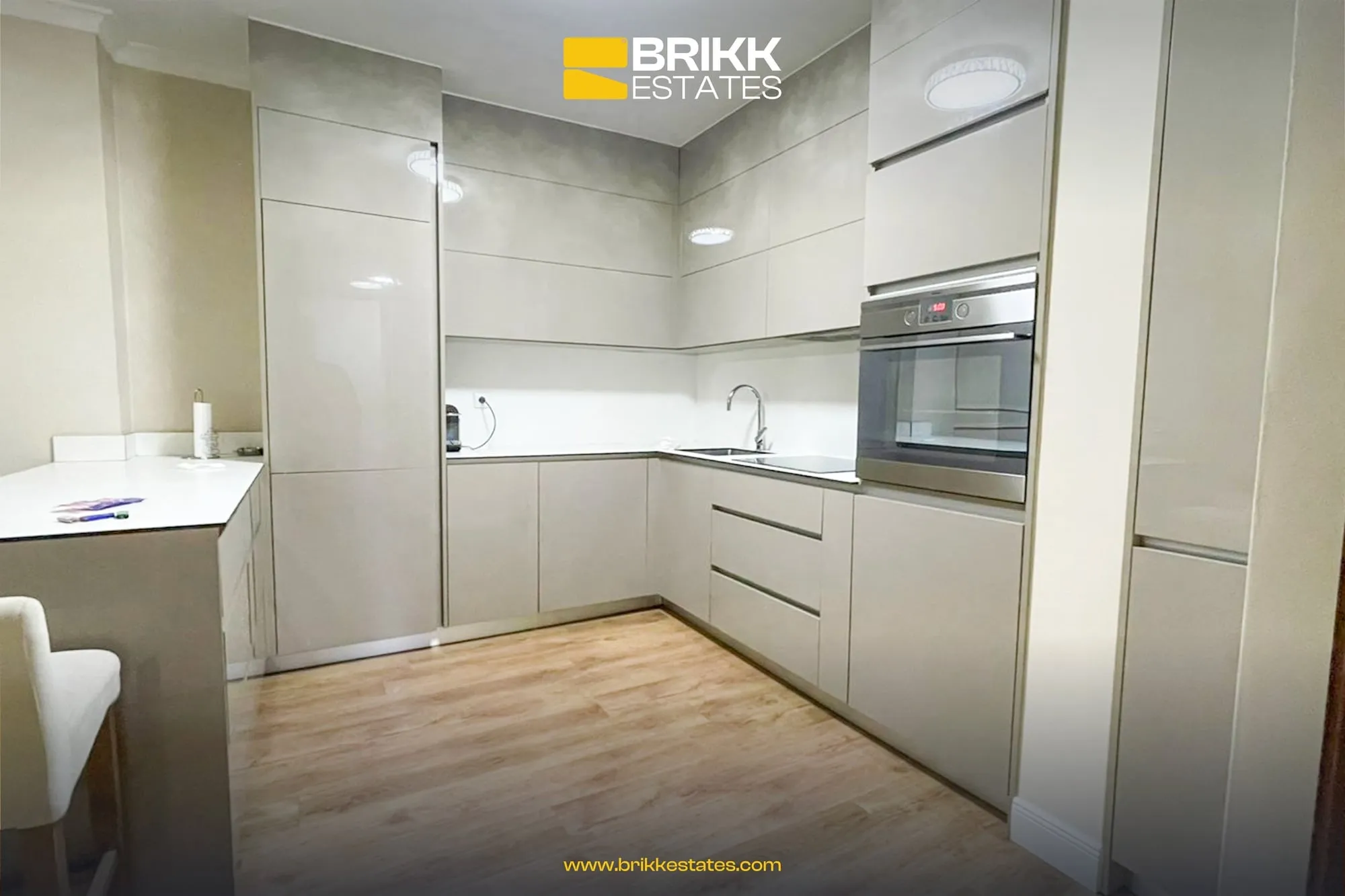 Kuzhina, banesë në shitje në Fushë Kosovë, Ref B317 (3/9)