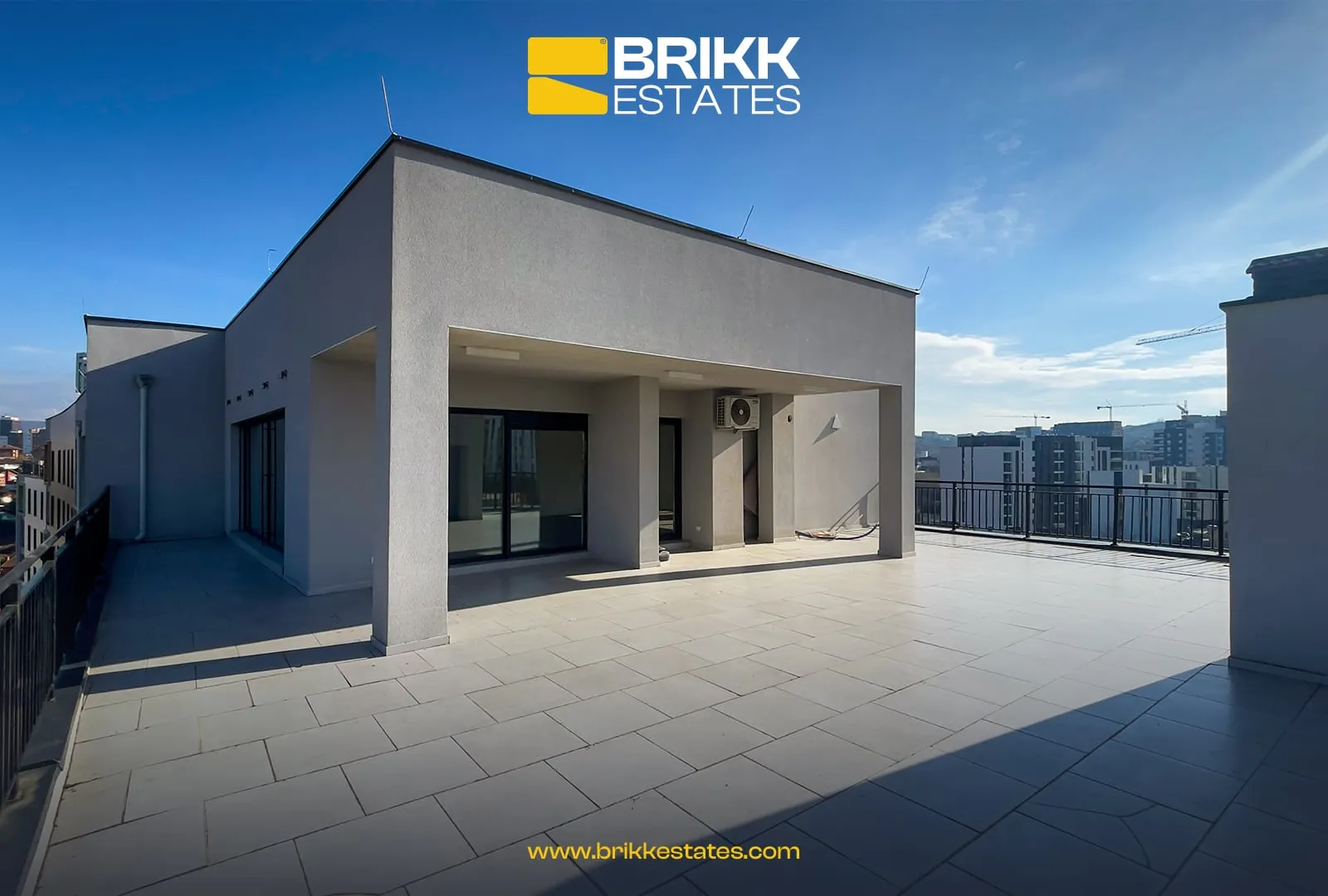 Tarraca, zyrë/penthouse me qira në Prishtinë, Ref B349 (4/10)