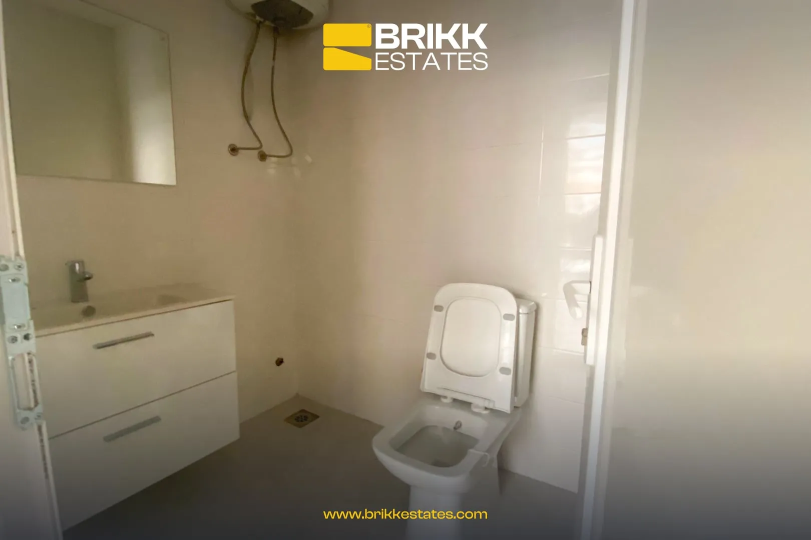 Banjo, lokal në shitje në Fushë Kosovë, Ref B319 (4/5)