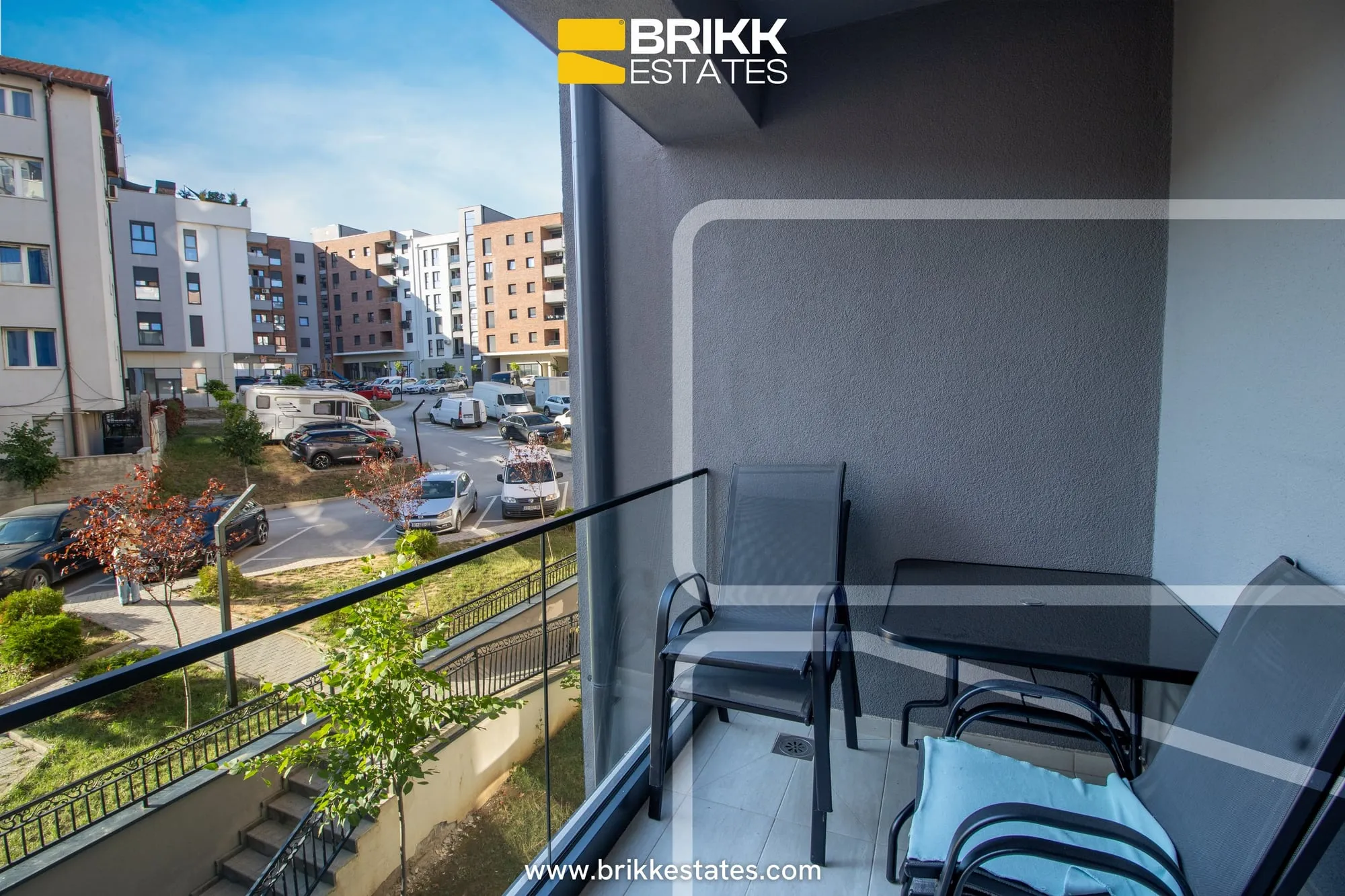 Ballkoni, banesë në shitje në Bregun e Diellit, Prishtinë, Ref B377 (6/11)