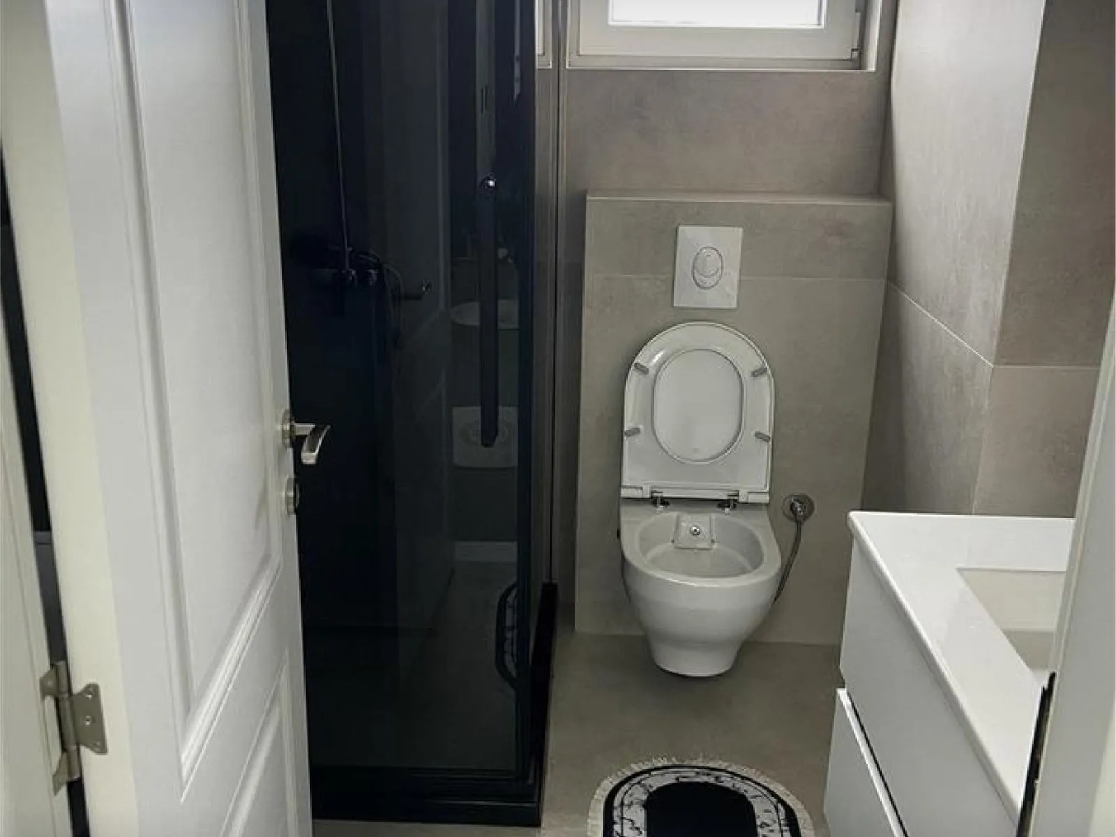 Banjo, banesë me qira në Lagjen e Spitalit, Prishtinë, Ref B306 (8/10)