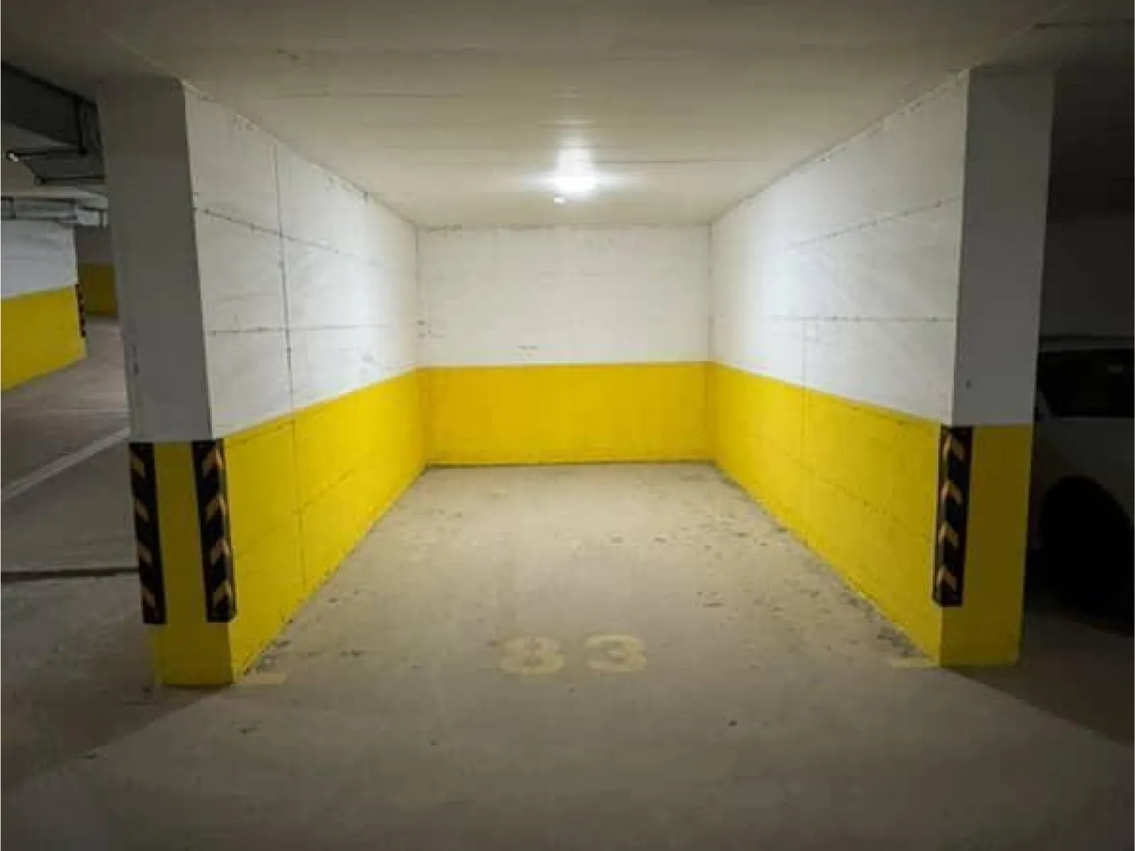 Garazhi, banesë me qira në Lagjen e Spitalit, Prishtinë, Ref B306 (9/10)